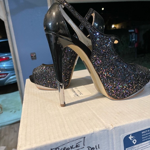 Black glitter platform heels. Never worn - Picture 2 of 2
